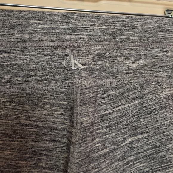 Calvin Klein Gray Crisscross Cropped Leggings Sz S - Picture 5 of 7